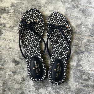 EUC Kate Spade navy blue flip flops with bow